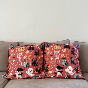 Set of ‘Halloween’ decorative pillows